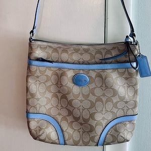 Signature, Crossbody, wheat with blue trim, adjustable strap, great condition